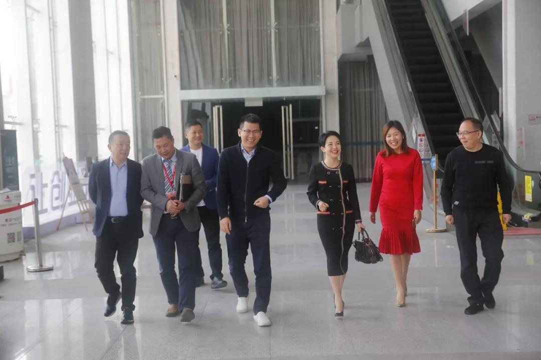 陜西省洋縣領導考察中亞硅谷產(chǎn)業(yè)基地