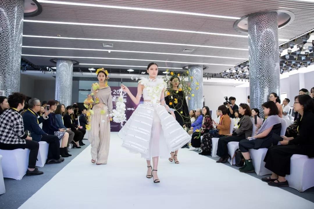 2019國際感思學(xué)術(shù)研討會(huì)在中亞心色美術(shù)館圓滿舉行