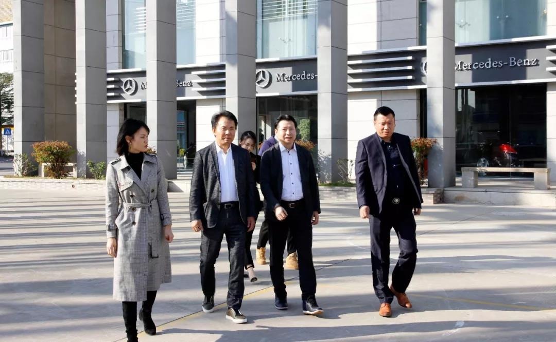 日本石墨烯項目負責(zé)人蒞臨中亞參觀考察