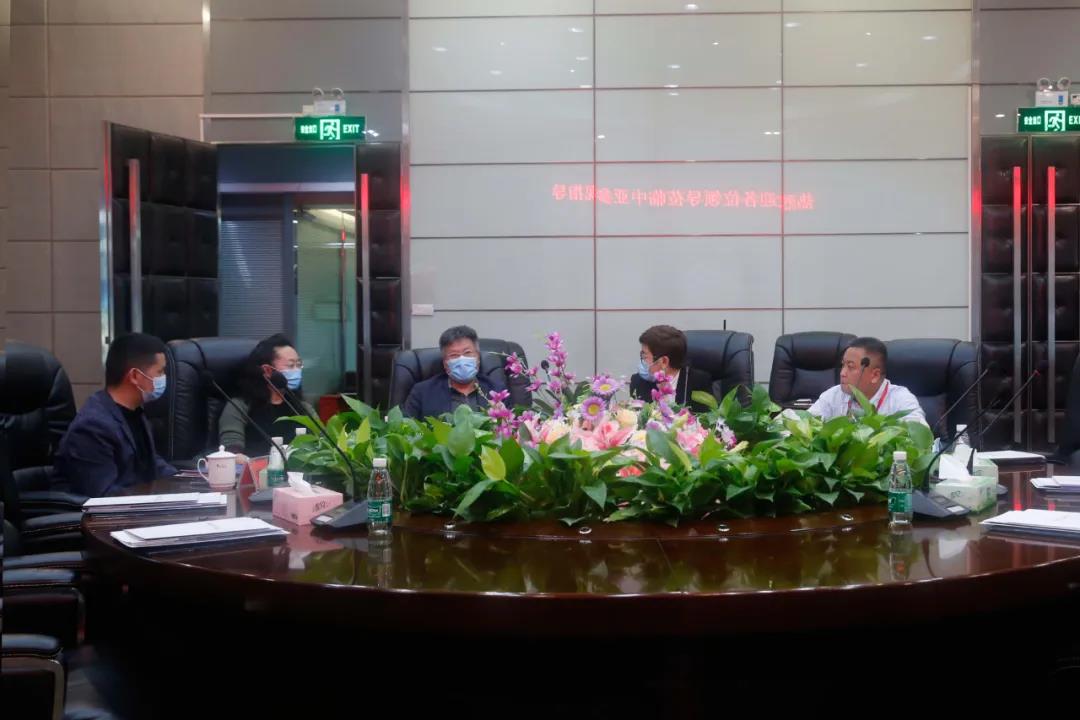 深圳市南山區(qū)政協(xié)副主席黃險(xiǎn)峰一行蒞臨中亞參觀(guān)指導(dǎo)