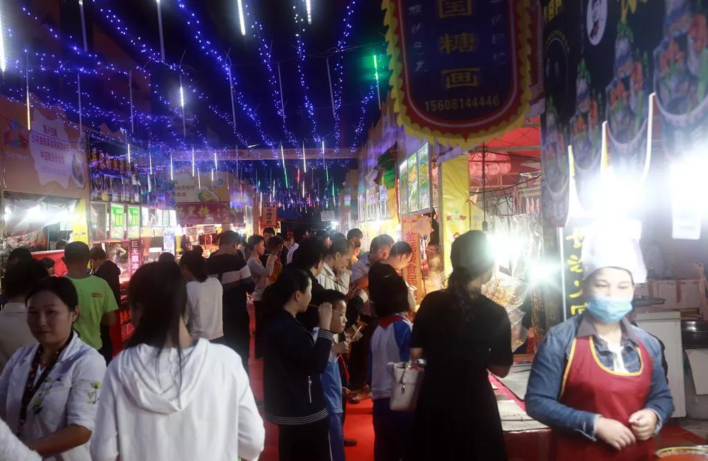 總理，夜市經(jīng)濟(jì)，我們安排上了！