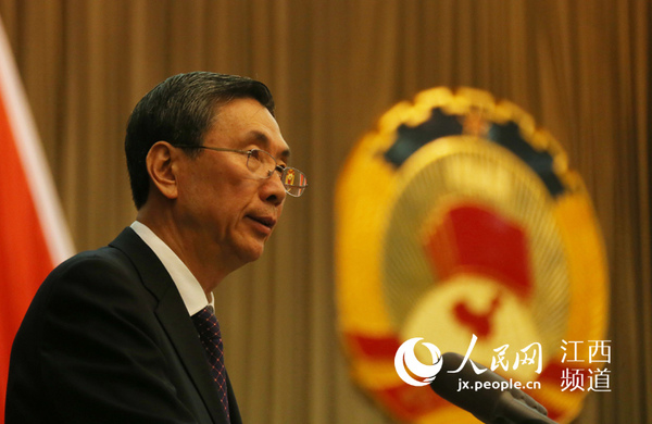 江西省政協(xié)主席黃躍金代表政協(xié)江西省第十一屆委員會常務委員會作工作報告