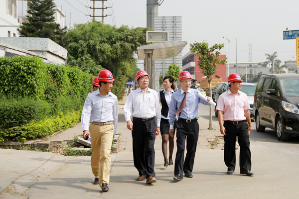 深圳市政協(xié)原副主席廖軍文專程赴中亞電子博覽中心調(diào)研指導工作