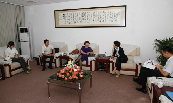 深圳市手機(jī)行業(yè)協(xié)會(huì)副秘書(shū)長(zhǎng)率隊(duì)赴中亞電子博覽中心參觀交流(圖3)