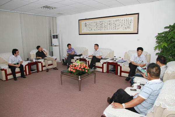 中亞電子博覽中心項(xiàng)目產(chǎn)業(yè)鏈集聚效應(yīng)凸顯 國內(nèi)餐飲、百貨連鎖企業(yè)組團(tuán)赴項(xiàng)目考察(圖2)