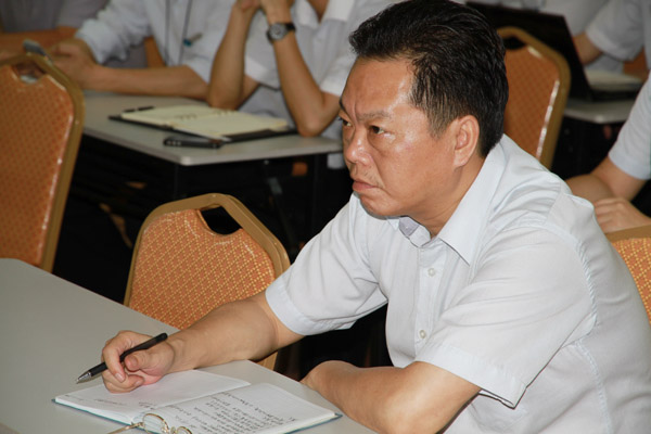 王業(yè)堅副總裁認真聽取ISO9001課程