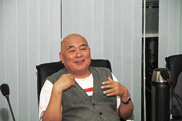 深圳市股份合作經濟組織聯(lián)合會會長、深圳市萬豐村原黨支部書記潘強恩對項目發(fā)展提出自己的建議