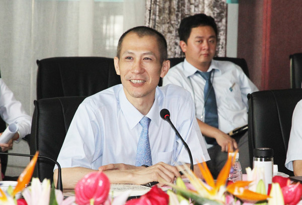 黃炳煌總裁與考察團(tuán)各位領(lǐng)導(dǎo)互動交流