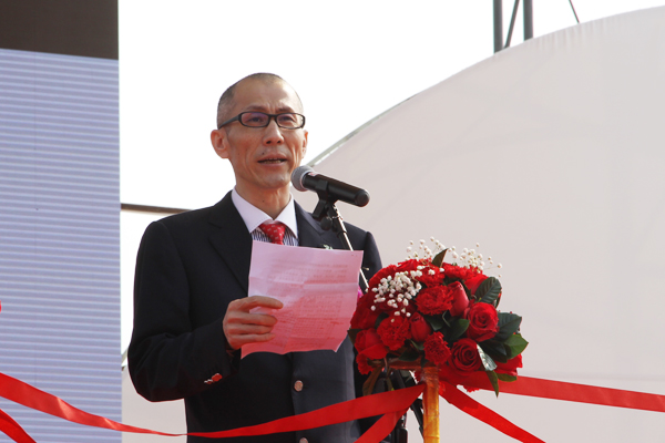 中亞電子城集團總裁黃炳煌代表集團致歡迎辭，并向各界來賓表示感謝