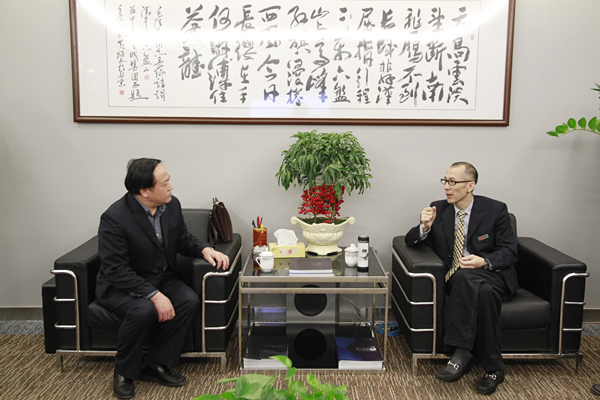 黃炳煌總裁與胡謙明董事長(zhǎng)親切交談