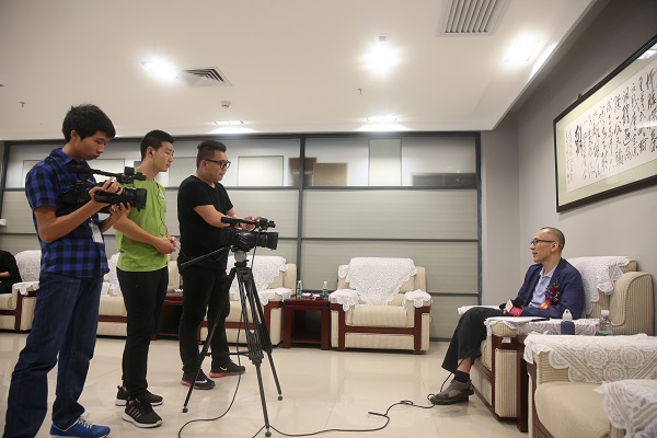 中亞集團(tuán)總裁黃炳煌接受深圳移動頻道記者專訪