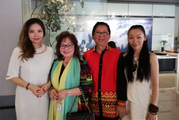 左起李思潔Juana Lee女士、黃桂英 Rosie Wong女士、李明 Peter Lee先生、唐銀霞Coco Tang女士