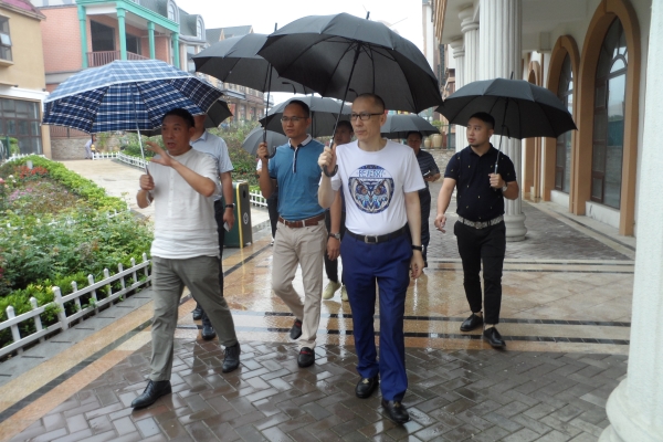 中亞集團(tuán)董事局主席、總裁黃炳煌先生一行參觀考察子胥湖生態(tài)公園