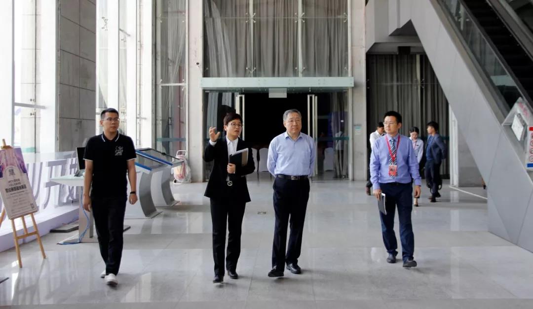 歐美同學(xué)會(huì)企業(yè)家聯(lián)誼會(huì)會(huì)長(zhǎng)、美中投資海明堡(亞洲)直升機(jī)董事局主席徐昌東蒞臨中亞參觀考察