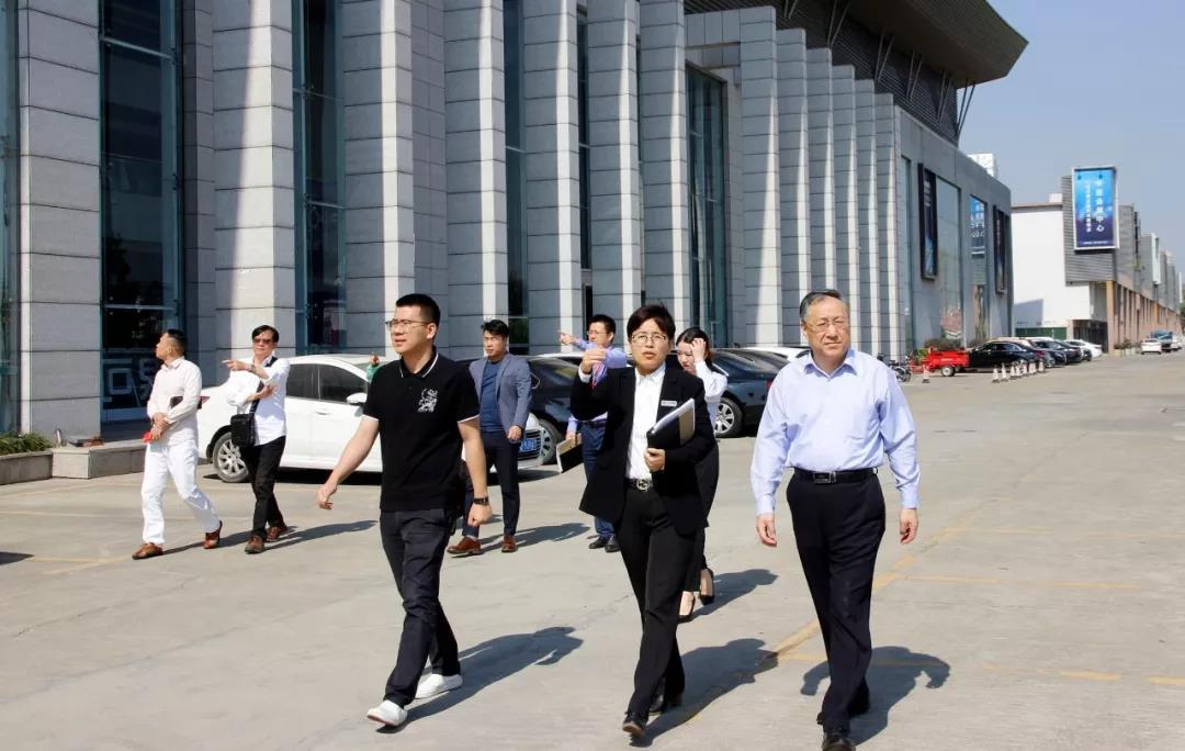 歐美同學(xué)會(huì)企業(yè)家聯(lián)誼會(huì)會(huì)長(zhǎng)、美中投資海明堡(亞洲)直升機(jī)董事局主席徐昌東蒞臨中亞參觀考察