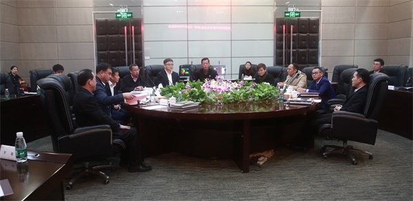 北辰區(qū)領(lǐng)導(dǎo)在中亞硅谷峰會(huì)廳與企業(yè)、金融機(jī)構(gòu)展開洽談