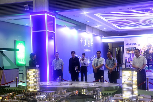湖北省棗陽(yáng)市副市長(zhǎng)萬(wàn)濤蒞臨中亞深入洽談合作事宜(圖1)