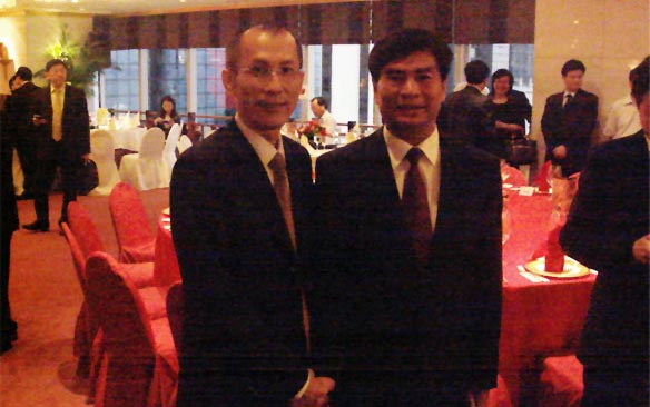 副省長(zhǎng)洪禮和主持開(kāi)幕式，并與黃炳煌董事長(zhǎng)合影留念