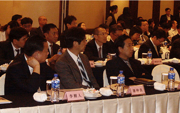 黃炳煌董事長(zhǎng)出席中國(guó)無(wú)錫——香港服務(wù)貿(mào)易合作懇談會(huì)