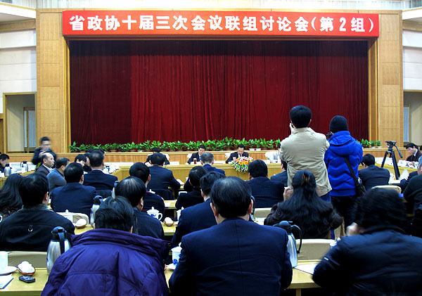 黃炳煌委員為鄱陽湖生態(tài)經(jīng)濟(jì)區(qū)發(fā)展建言獻(xiàn)策
