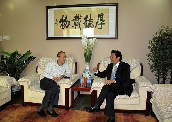 黃炳煌董事長在京拜會(huì)世界杰出華商協(xié)會(huì)執(zhí)行主席盧俊卿博士
