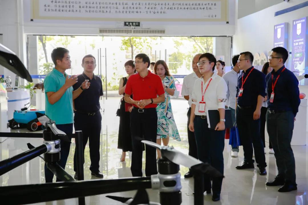 深化合作，共謀發(fā)展丨中集產(chǎn)城發(fā)展集團(tuán)領(lǐng)導(dǎo)一行蒞臨中亞硅谷產(chǎn)業(yè)基地參觀考察(圖2)