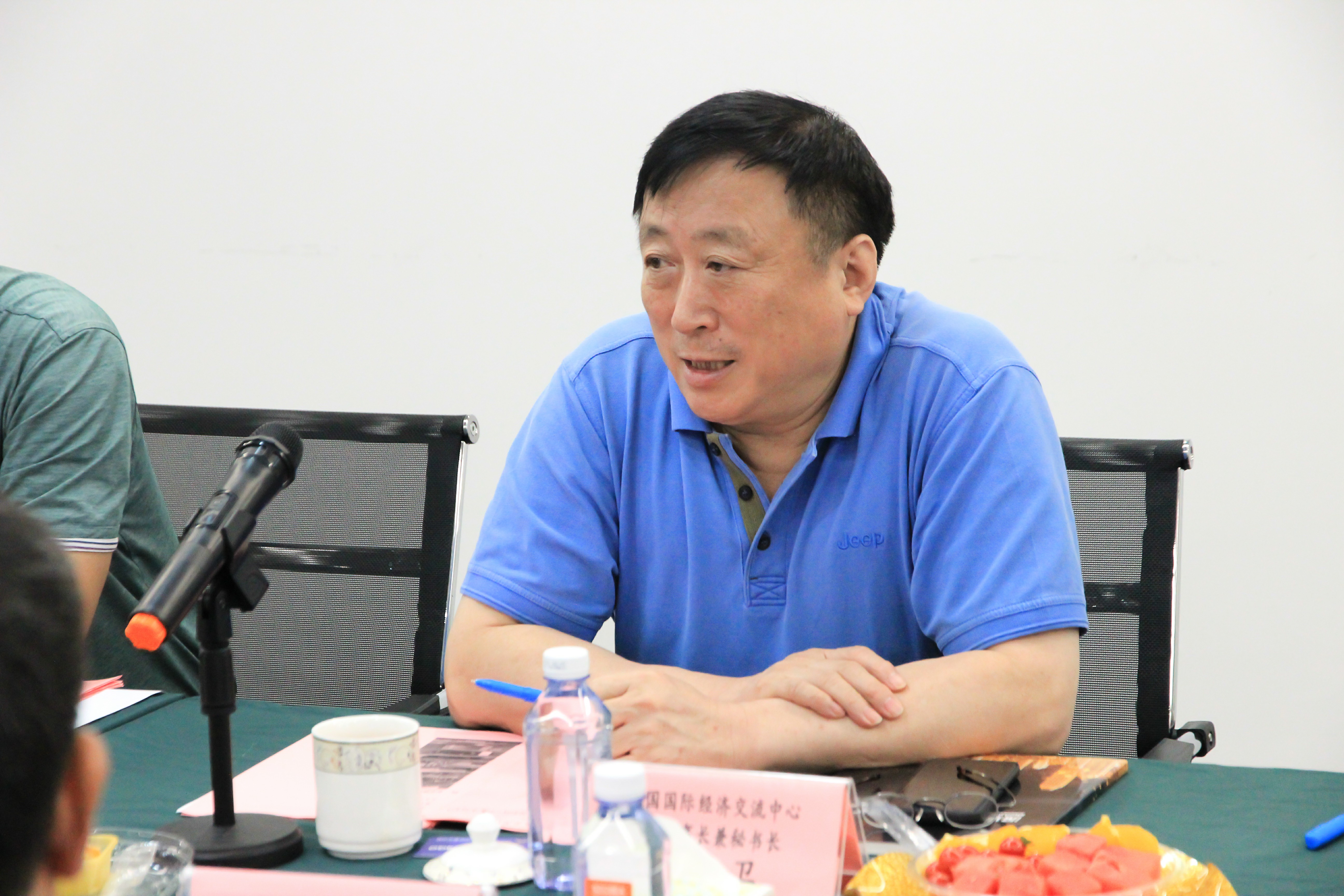 干實(shí)事，敢創(chuàng)新丨中國(guó)國(guó)際經(jīng)濟(jì)交流中心領(lǐng)導(dǎo)一行蒞臨中亞跨境電商產(chǎn)業(yè)基地考察調(diào)研(圖4)