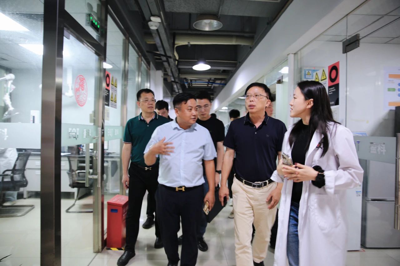 泉州市駐粵港澳大灣區(qū)招商辦與中亞集團(tuán)五四青年節(jié)交流共建活動(dòng)在中亞硅谷海岸舉行(圖8) 1-240H4154612L9.jpg